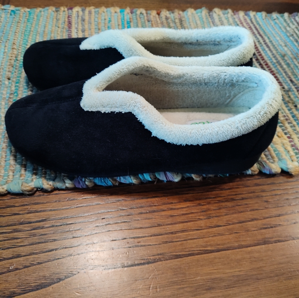 Slip on slippers indoor outdoor